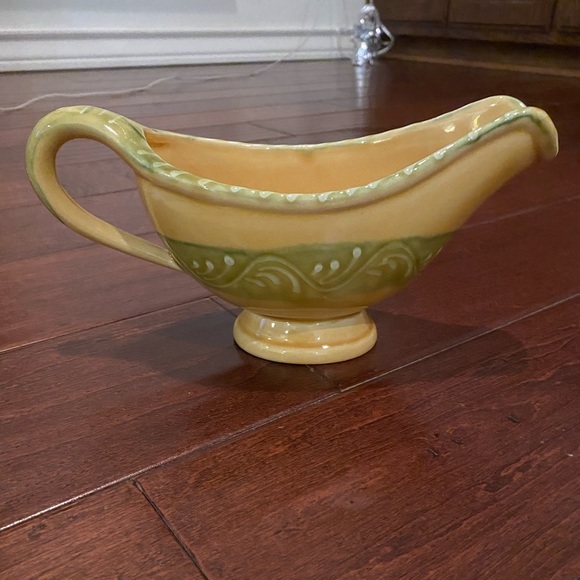 BEAUTIFUL CRATE & BARREL GRAVY BOAT/SERVER; MADE IN ITALY - Picture 1 of 4